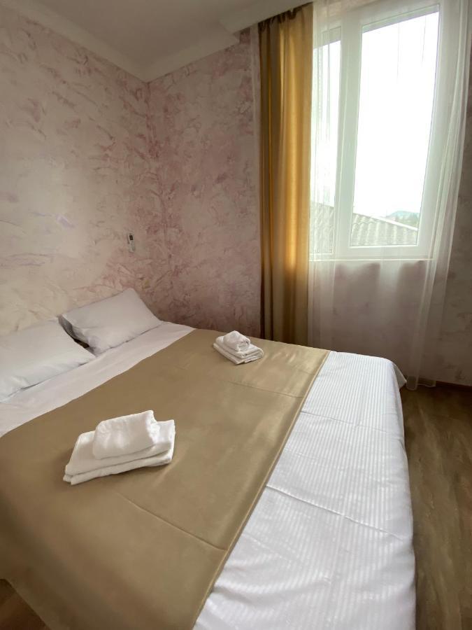 Holiday House Chkonia 호텔 바투미 외부 사진