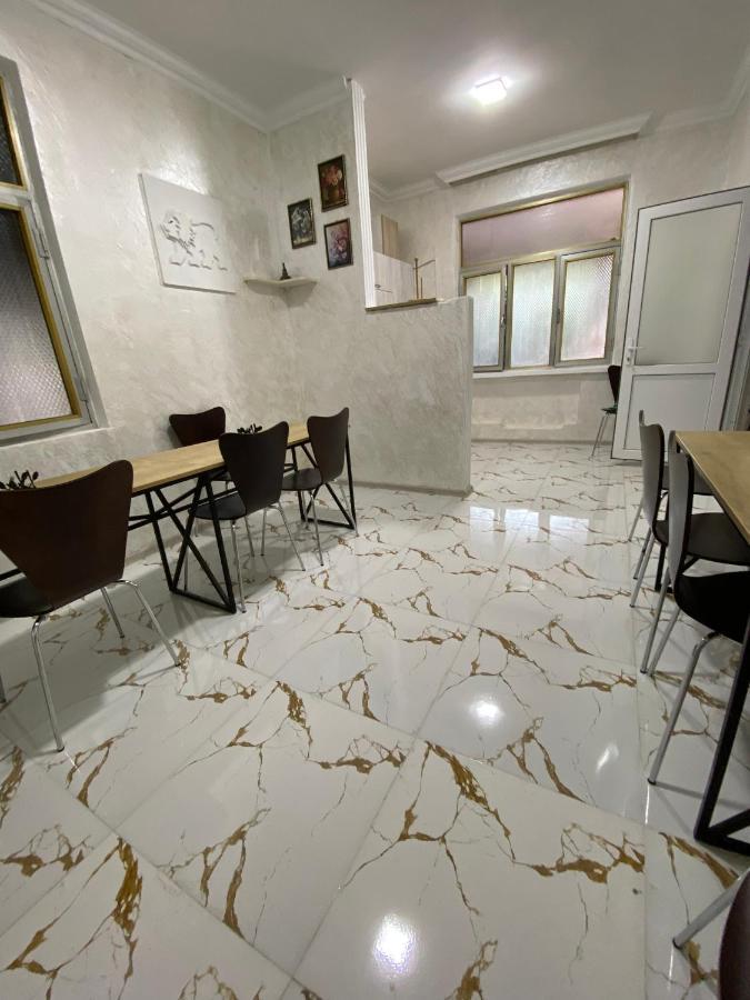 Holiday House Chkonia 호텔 바투미 외부 사진