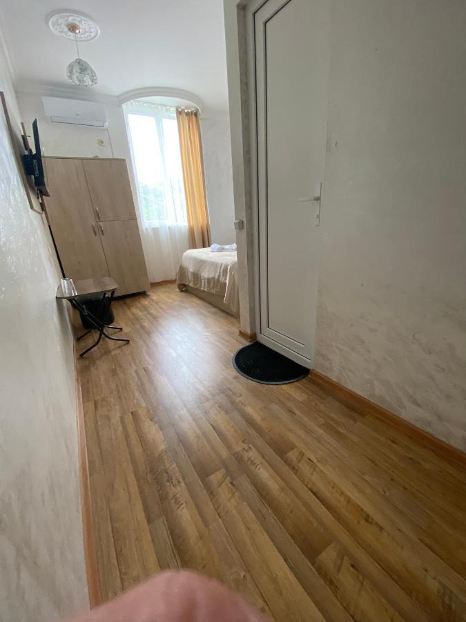 Holiday House Chkonia 호텔 바투미 외부 사진