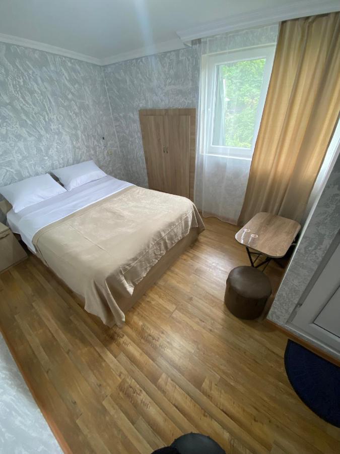 Holiday House Chkonia 호텔 바투미 외부 사진