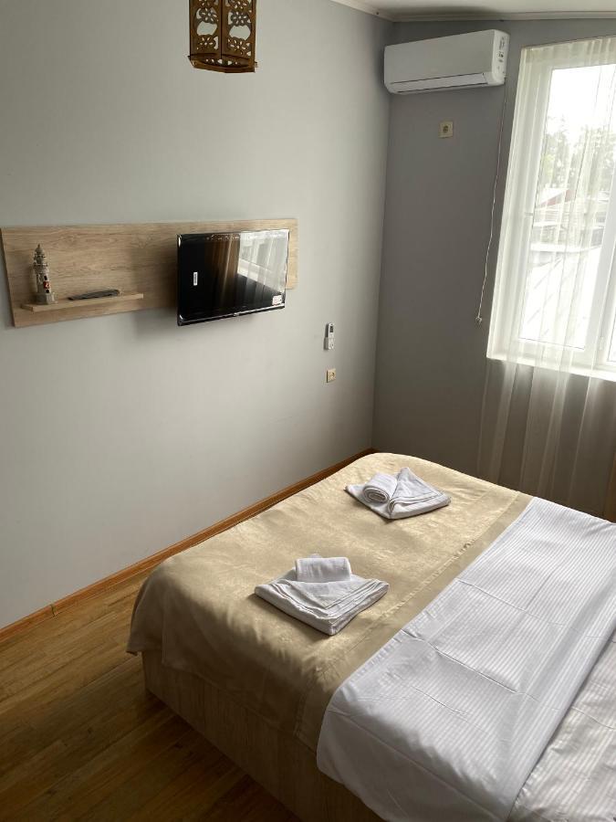 Holiday House Chkonia 호텔 바투미 외부 사진