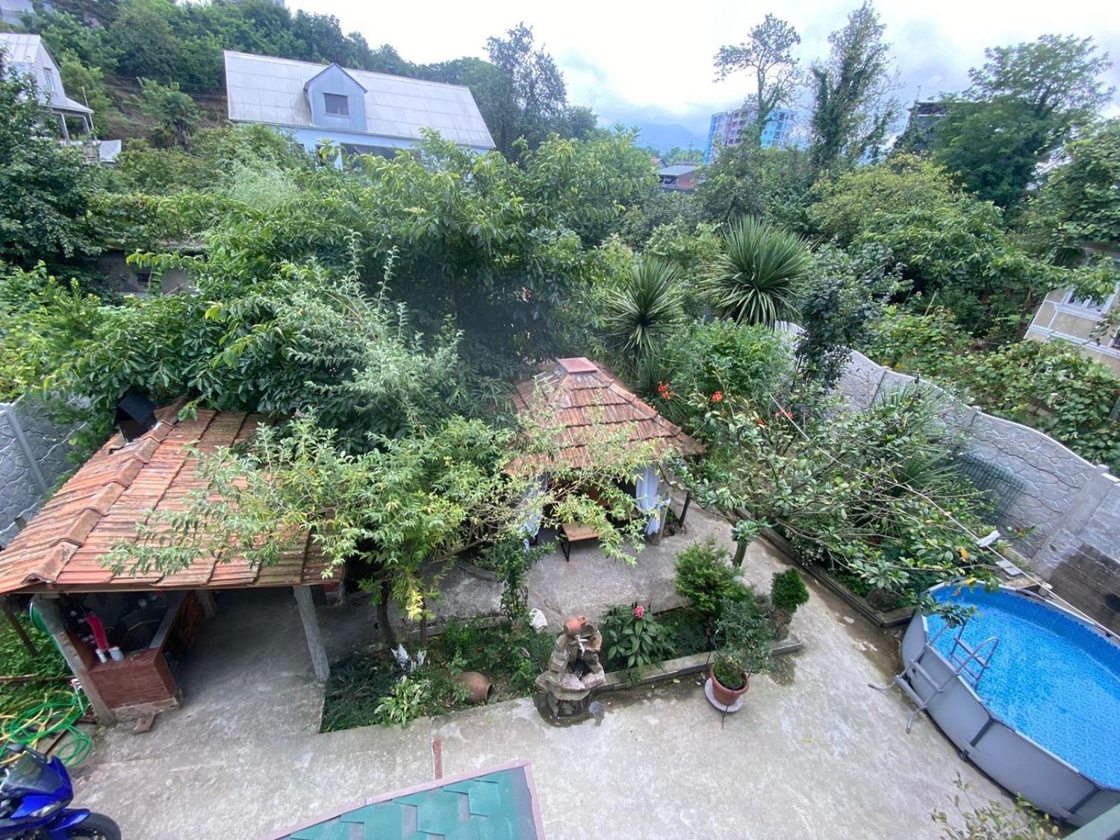 Holiday House Chkonia 호텔 바투미 외부 사진